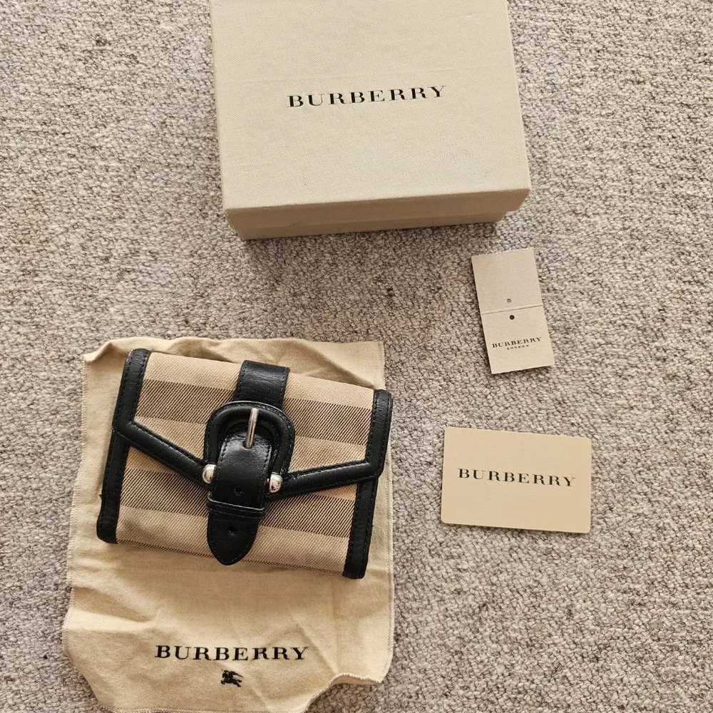 Preowned Burberry House Check Vintage Bifold  Wallet with original box, dust bag - Picture 2 of 16